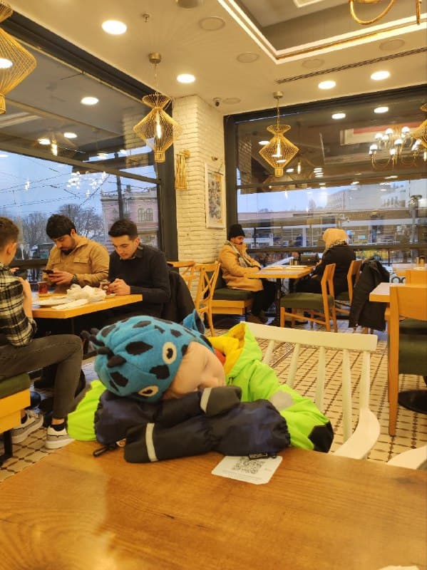 Салих уснул